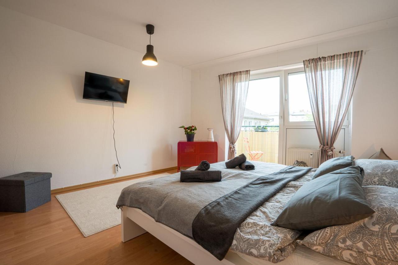 Grosse Louise In Der Neustadt Fuer Familien & Kinder Dresden Exterior photo